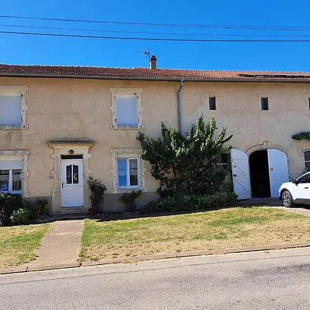 Vakantiehuis House Near De Madine With Historic Charm *